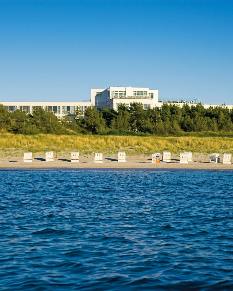 Strandhotel Fischland. Tennis an der Ostsee.